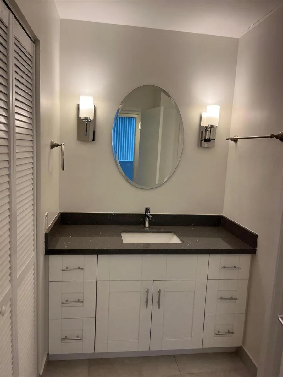 160 Yacht Club Way #209 Hypoluxo, FL 33462