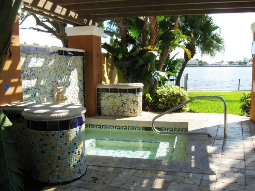 160 Yacht Club Way #209 Hypoluxo, FL 33462
