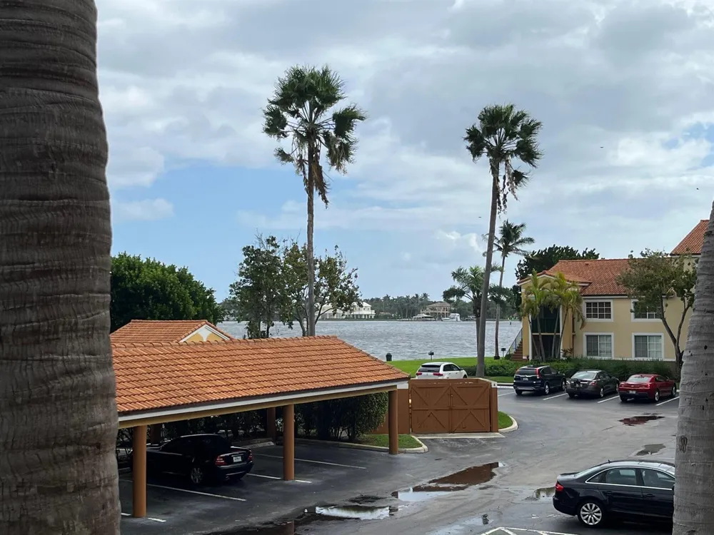 160 Yacht Club Way #209 Hypoluxo, FL 33462