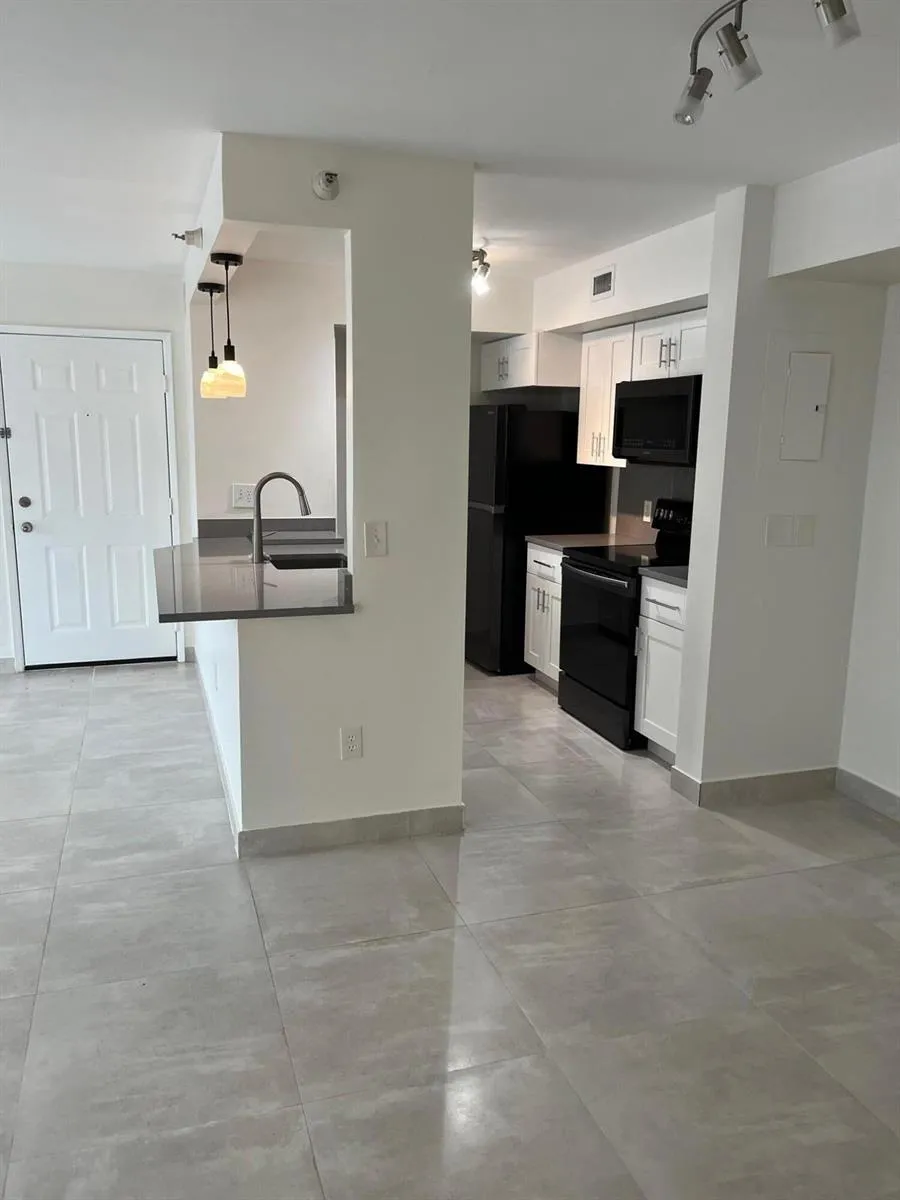 160 Yacht Club Way #209 Hypoluxo, FL 33462
