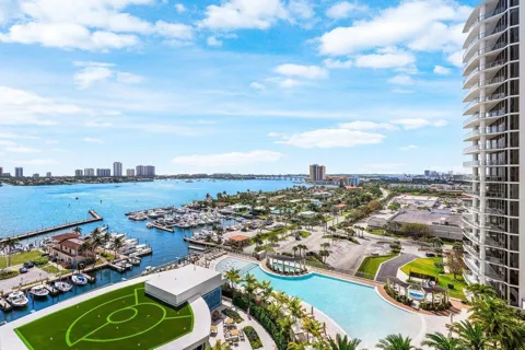 220 Lake Shore Drive #1415