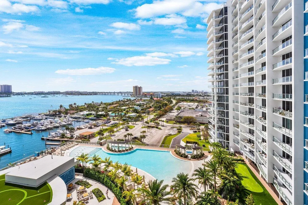 220 Lake Shore Drive #1415 Lake Park, FL 33403