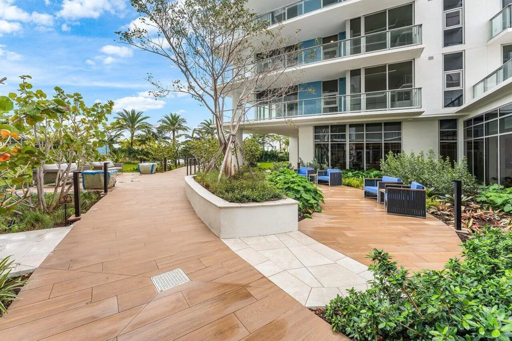 220 Lake Shore Drive #1415 Lake Park, FL 33403