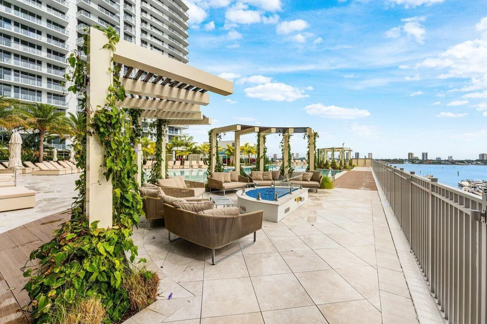 220 Lake Shore Drive #1415 Lake Park, FL 33403