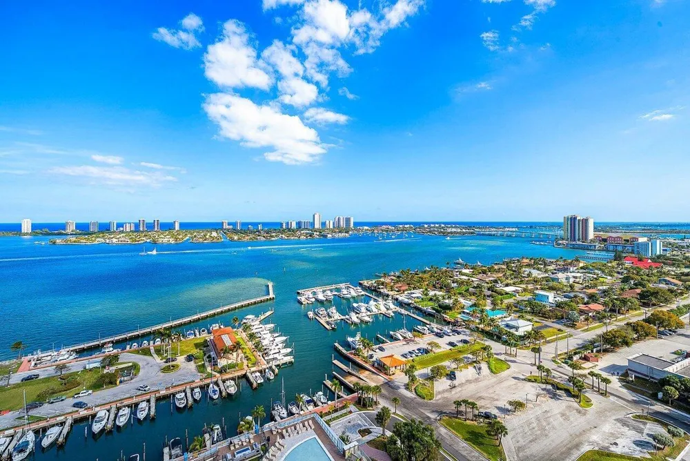 220 Lake Shore Drive #1415 Lake Park, FL 33403