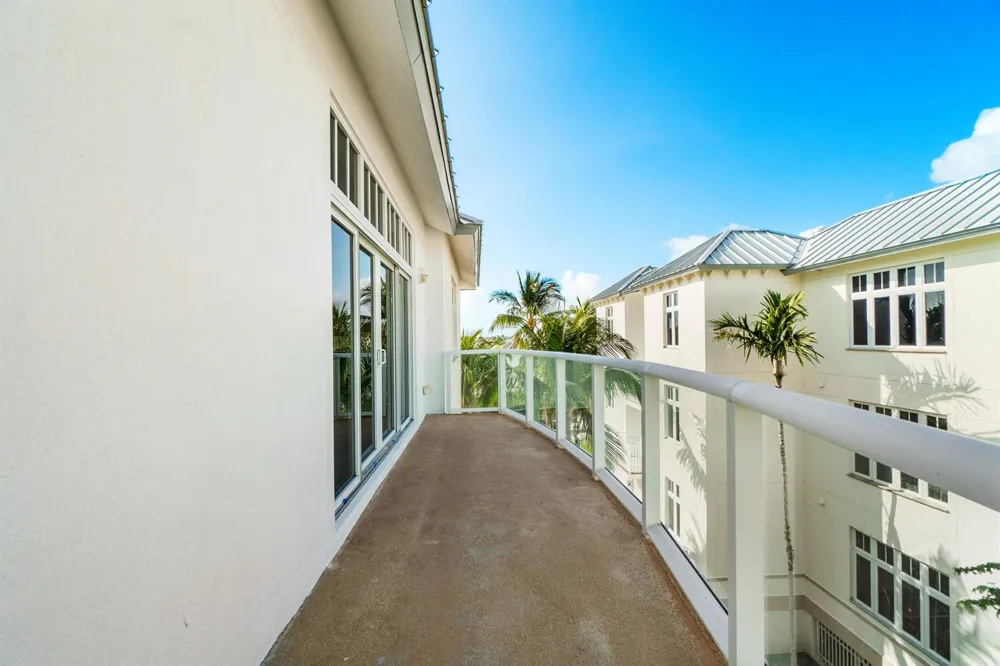 184 Lake Drive #5302 Palm Beach Shores, FL 33404