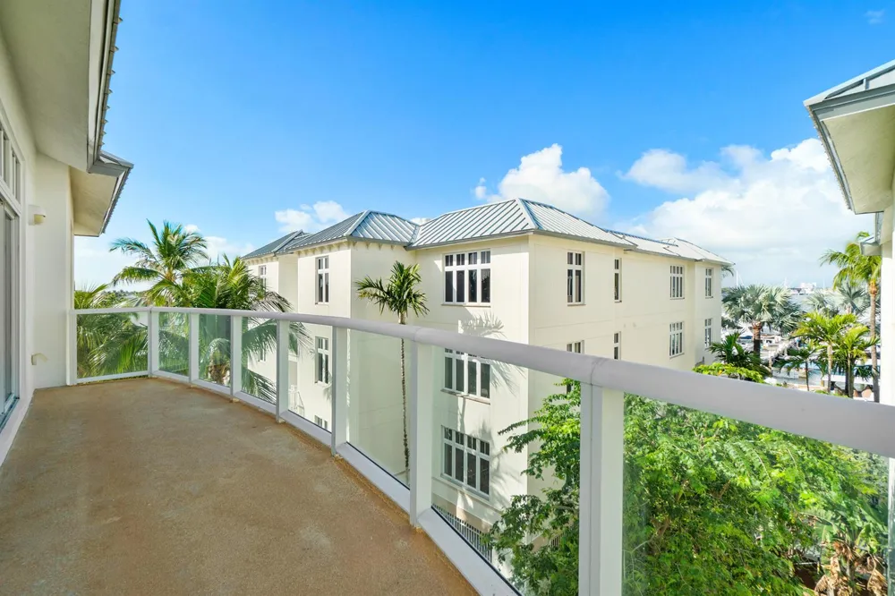 184 Lake Drive #5302 Palm Beach Shores, FL 33404