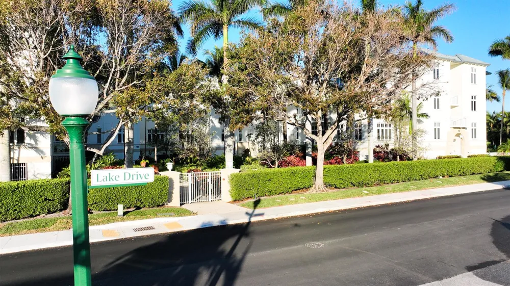 184 Lake Drive #5302 Palm Beach Shores, FL 33404