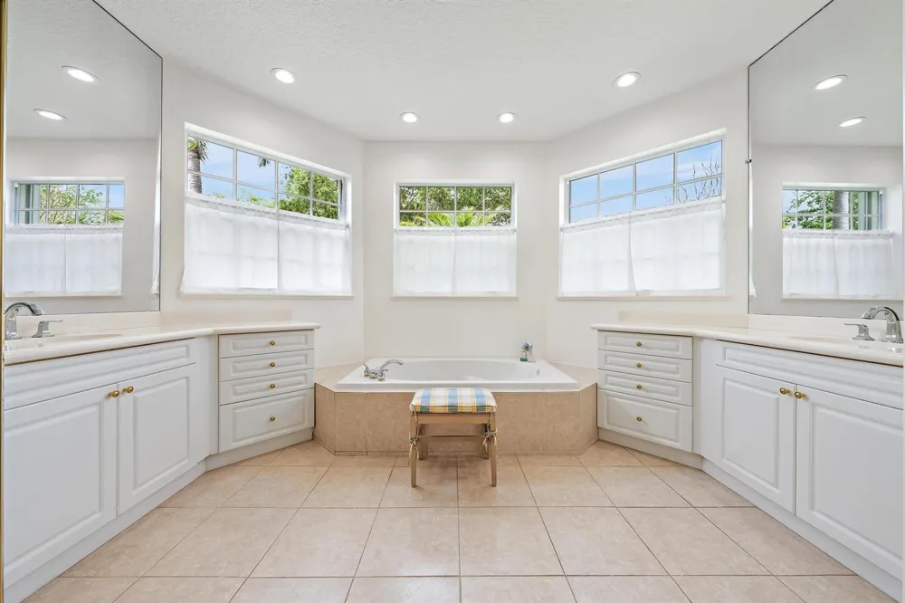 9907 SE Osprey Pointe Drive Hobe Sound, FL 33455