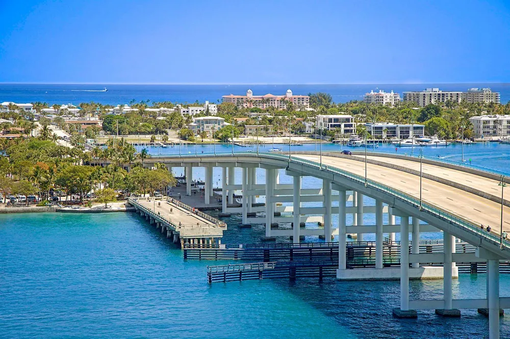2640 Lake Shore Drive #1416 Riviera Beach, FL 33404
