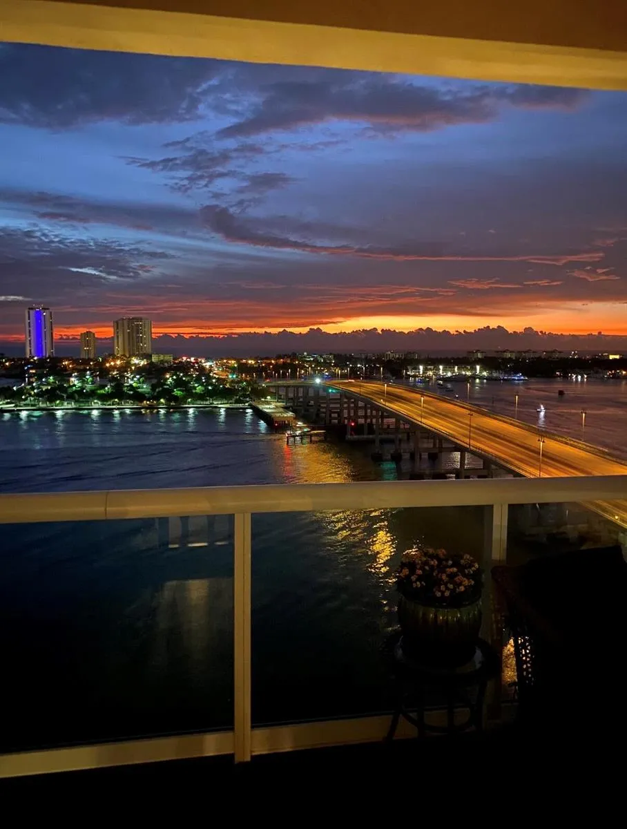 2640 Lake Shore Drive #1416 Riviera Beach, FL 33404