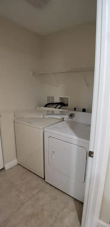 8207 NW 128th Lane #18-b Parkland, FL 33076