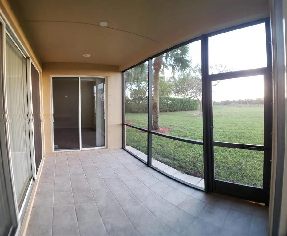 8207 NW 128th Lane #18-b Parkland, FL 33076