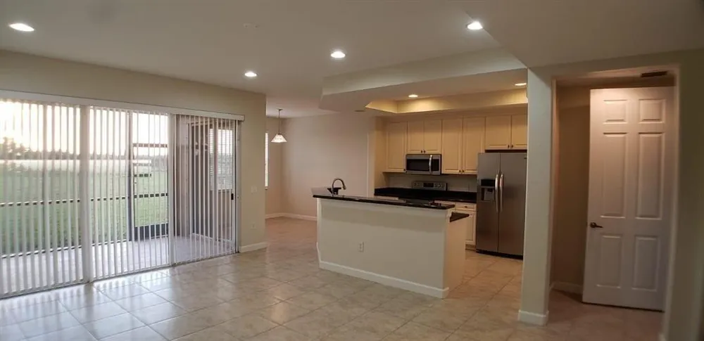 8207 NW 128th Lane #18-b Parkland, FL 33076
