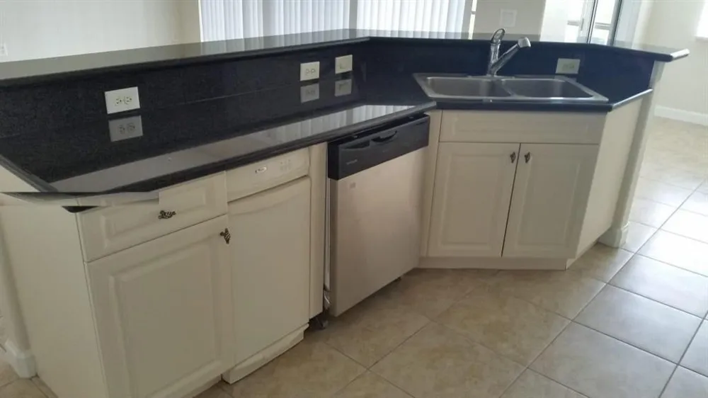 8207 NW 128th Lane #18-b Parkland, FL 33076