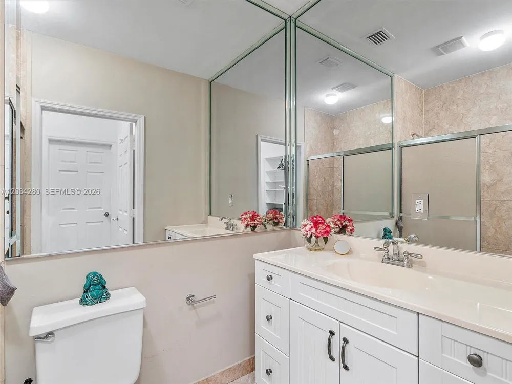 21399 Marina Cove Cir #M12 Aventura, FL 33180