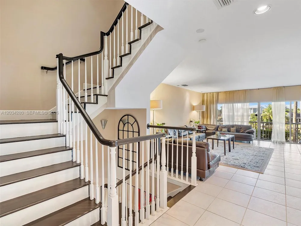 21399 Marina Cove Cir #M12 Aventura, FL 33180