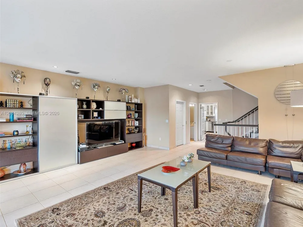 21399 Marina Cove Cir #M12 Aventura, FL 33180