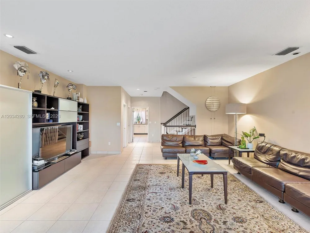 21399 Marina Cove Cir #M12 Aventura, FL 33180