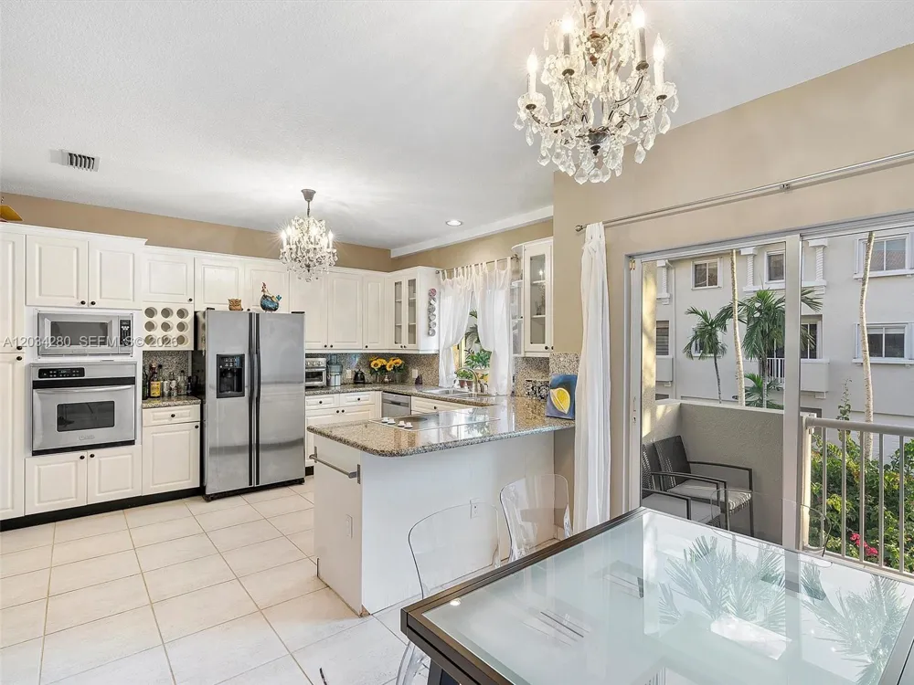 21399 Marina Cove Cir #M12 Aventura, FL 33180