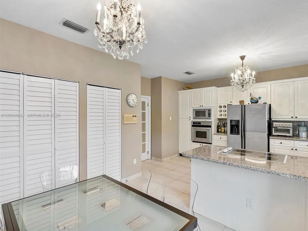 21399 Marina Cove Cir #M12 Aventura, FL 33180