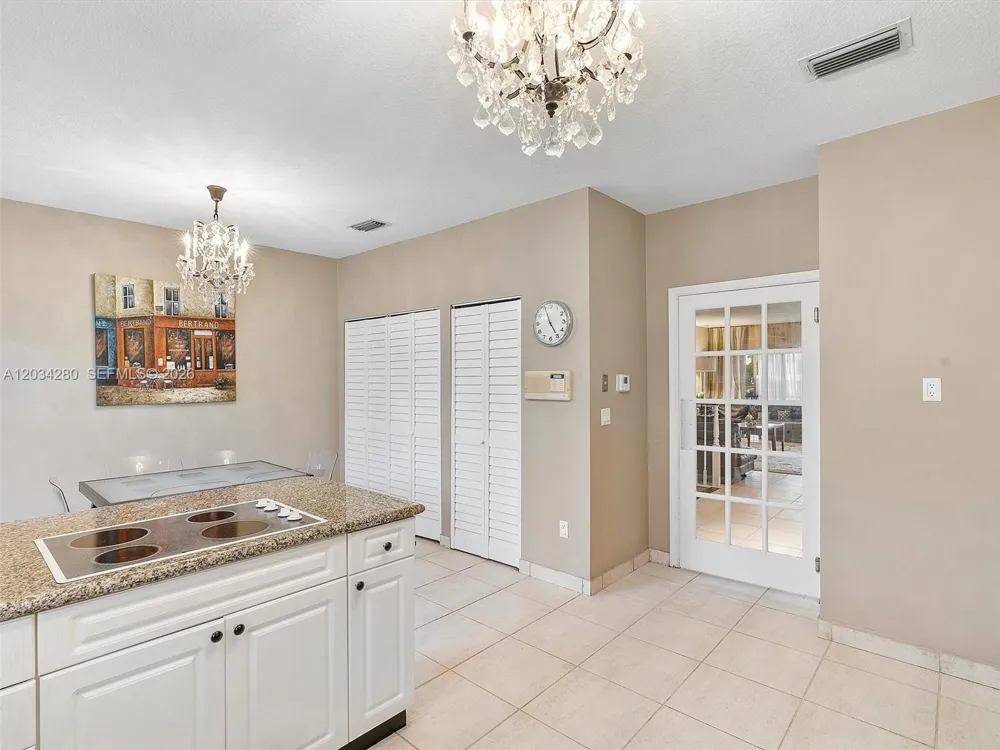21399 Marina Cove Cir #M12 Aventura, FL 33180