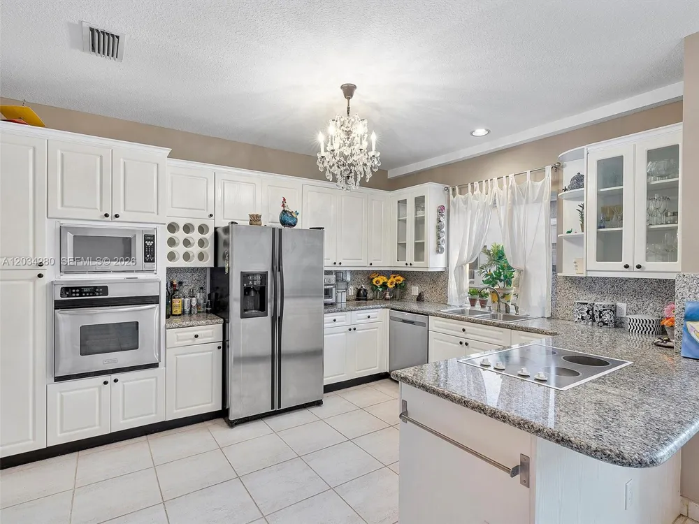 21399 Marina Cove Cir #M12 Aventura, FL 33180
