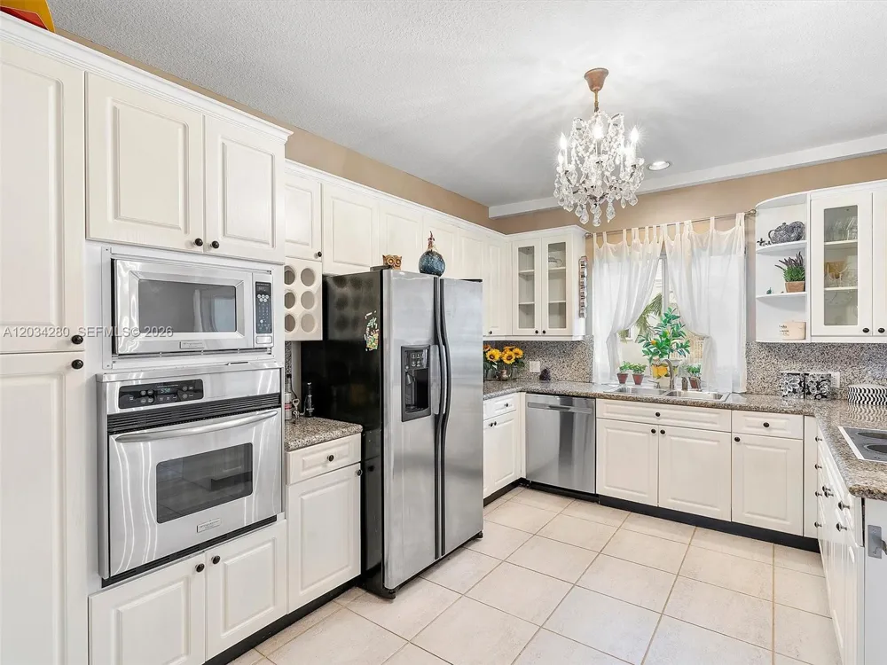 21399 Marina Cove Cir #M12 Aventura, FL 33180