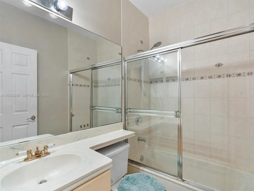 21399 Marina Cove Cir #M12 Aventura, FL 33180