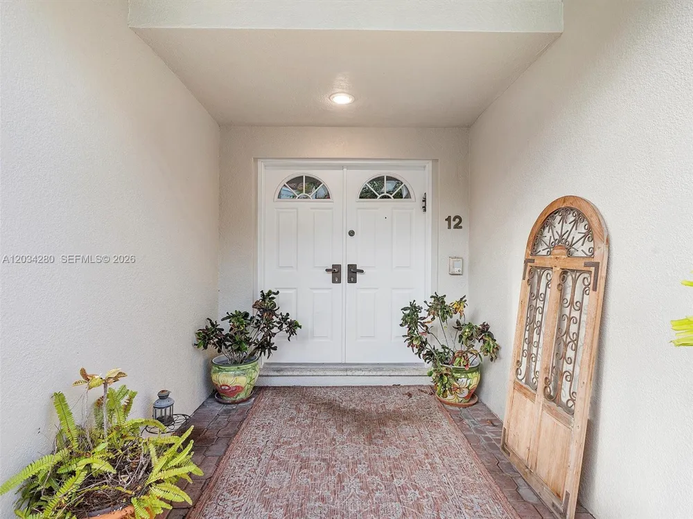 21399 Marina Cove Cir #M12 Aventura, FL 33180