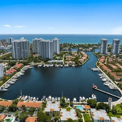 21399 Marina Cove Cir #M12 Aventura, FL 33180
