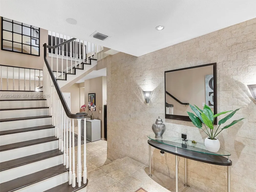 21399 Marina Cove Cir #M12 Aventura, FL 33180
