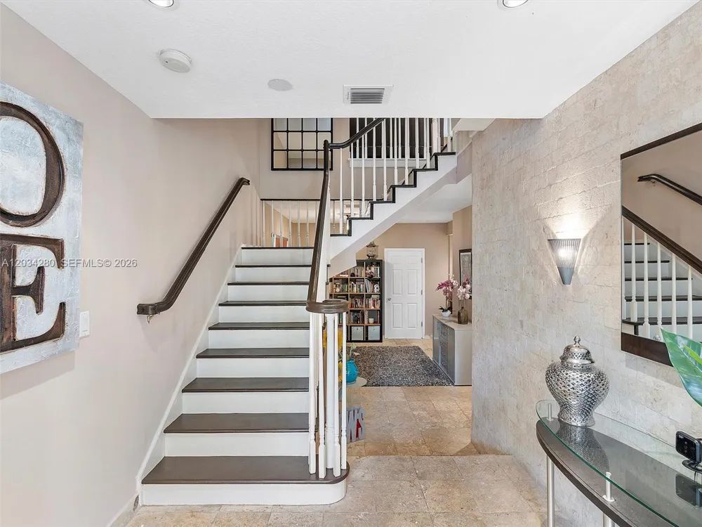 21399 Marina Cove Cir #M12 Aventura, FL 33180