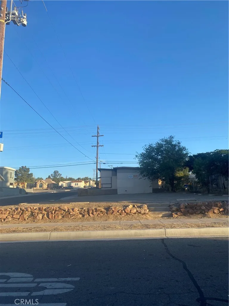 200 S 1st Barstow, CA 92311