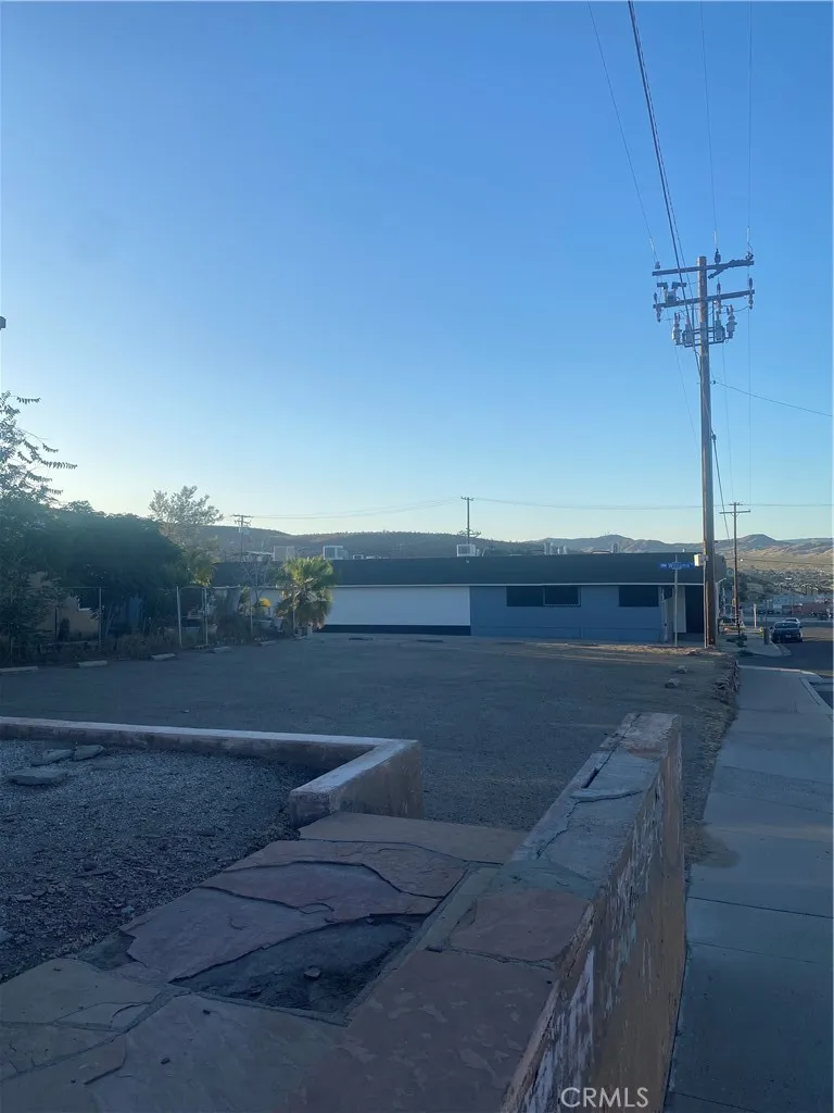 200 S 1st Barstow, CA 92311