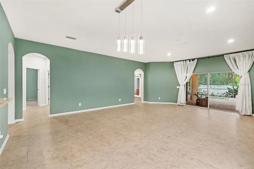 7610 TANGLE BROOK BOULEVARD Gibsonton, FL 33534