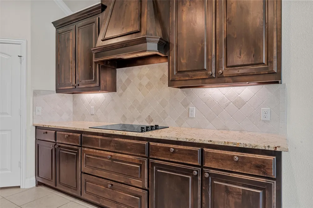 1093 Hesselridge Drive Hewitt, TX 76643