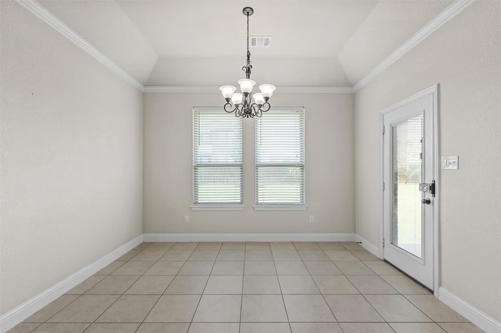 1093 Hesselridge Drive Hewitt, TX 76643