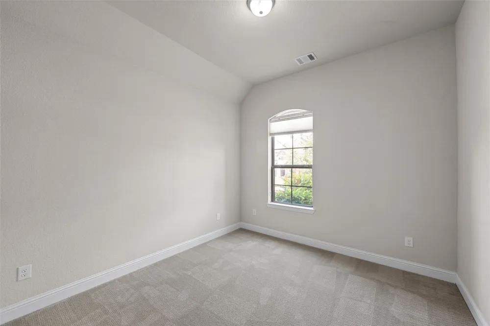1093 Hesselridge Drive Hewitt, TX 76643