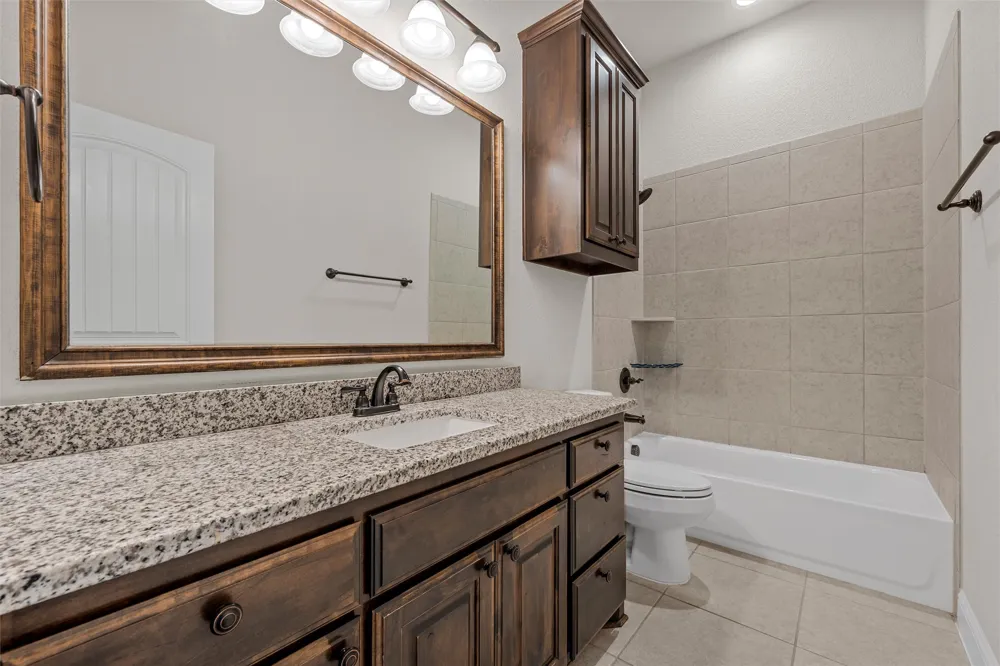 1093 Hesselridge Drive Hewitt, TX 76643