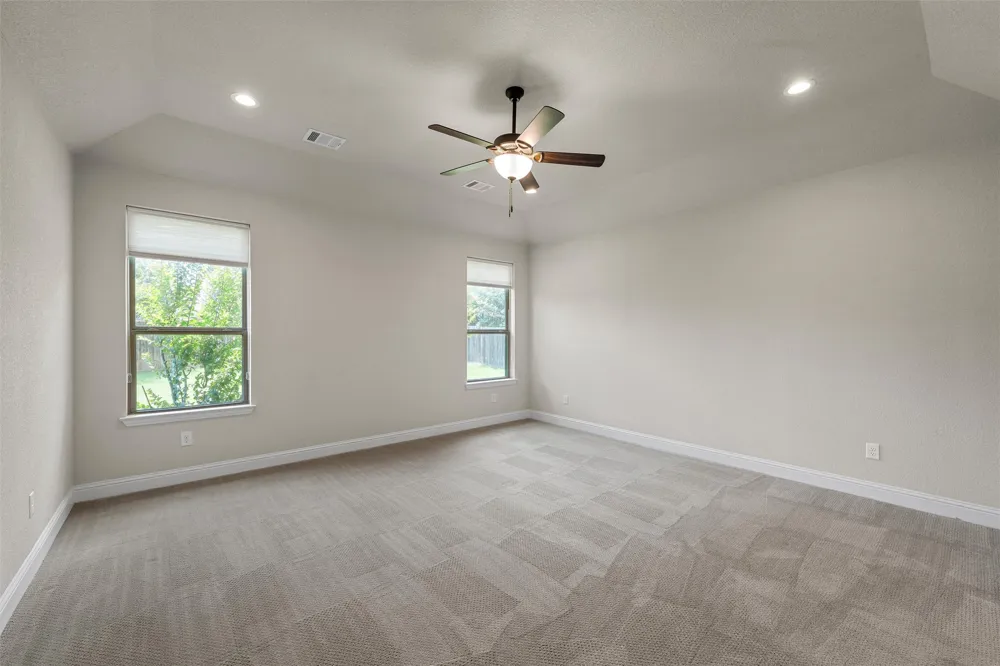 1093 Hesselridge Drive Hewitt, TX 76643