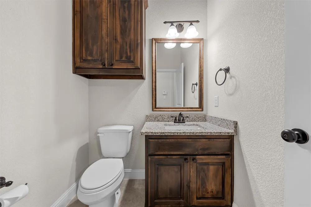 1093 Hesselridge Drive Hewitt, TX 76643
