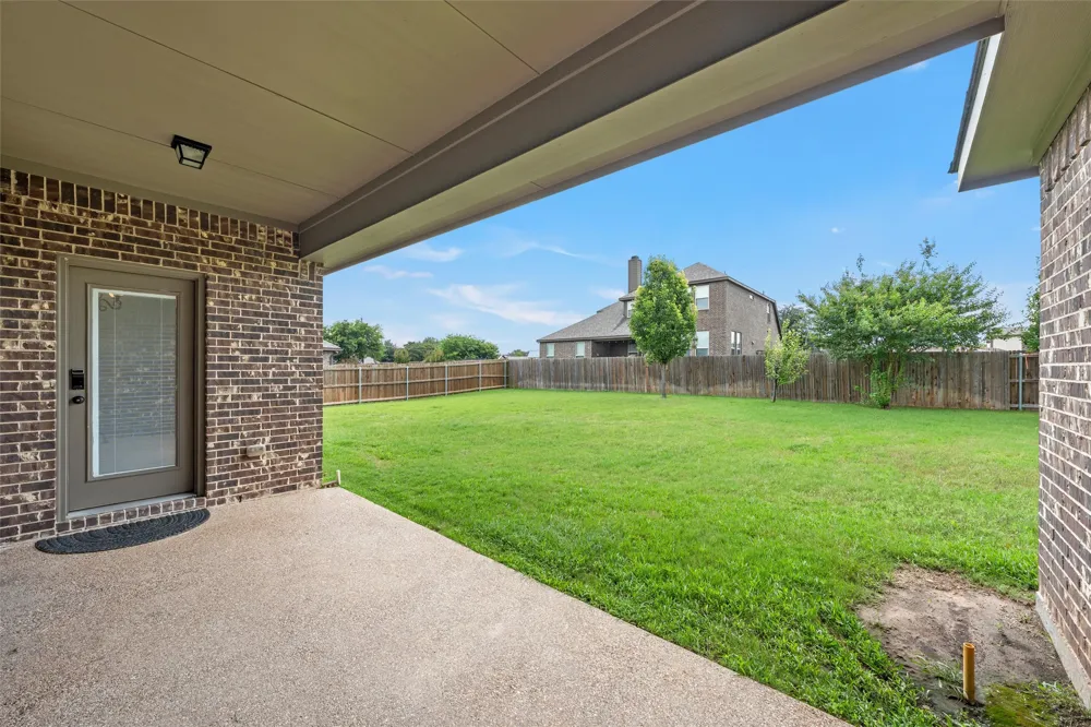 1093 Hesselridge Drive Hewitt, TX 76643