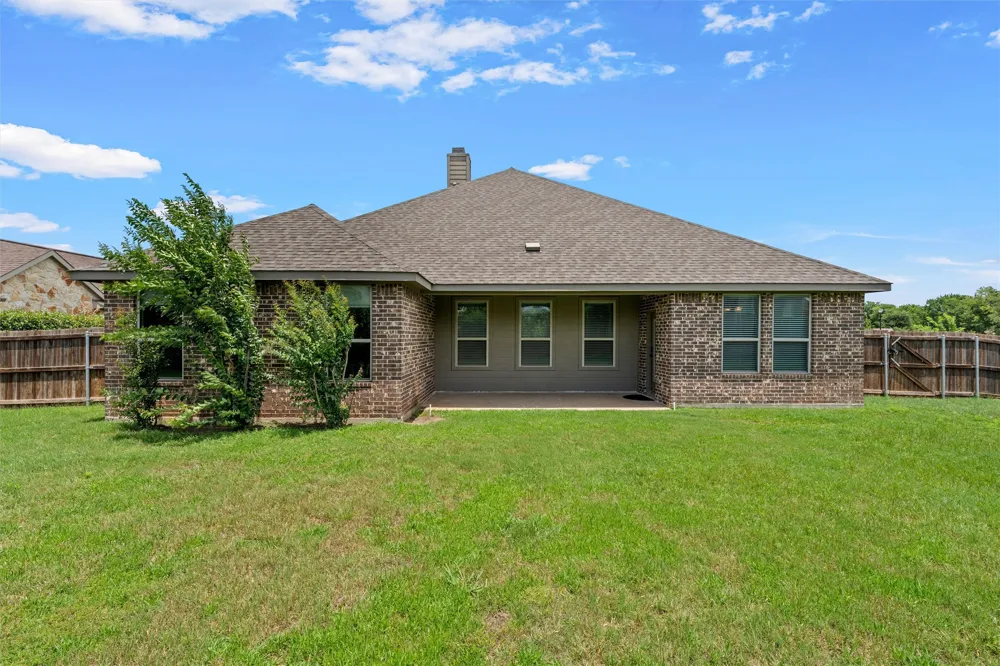 1093 Hesselridge Drive Hewitt, TX 76643