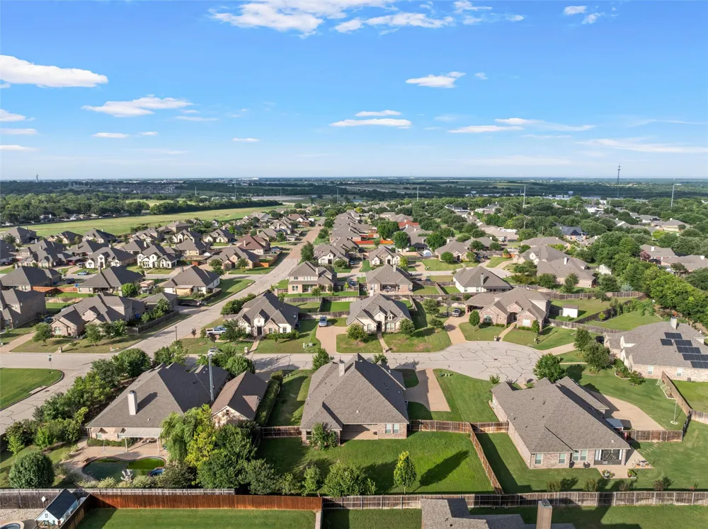 1093 Hesselridge Drive Hewitt, TX 76643