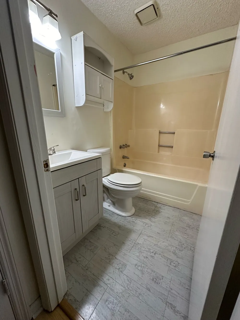 171 Brooke Castle Dr Hermitage, TN 37076