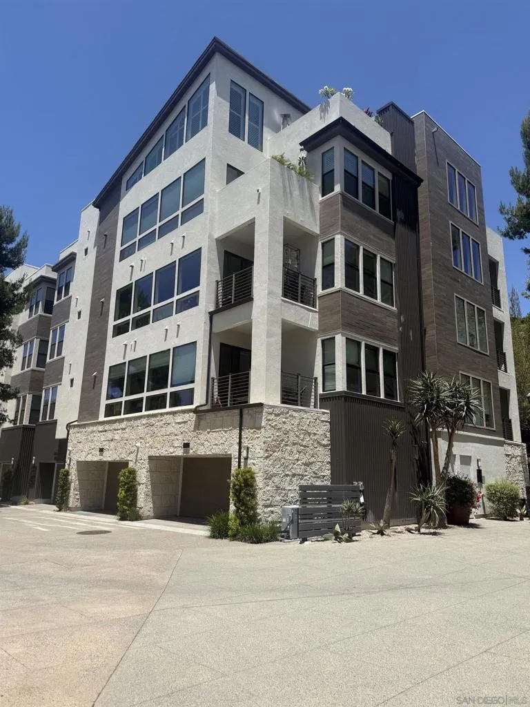8442 Distinctive Dr. San Diego, CA 92108