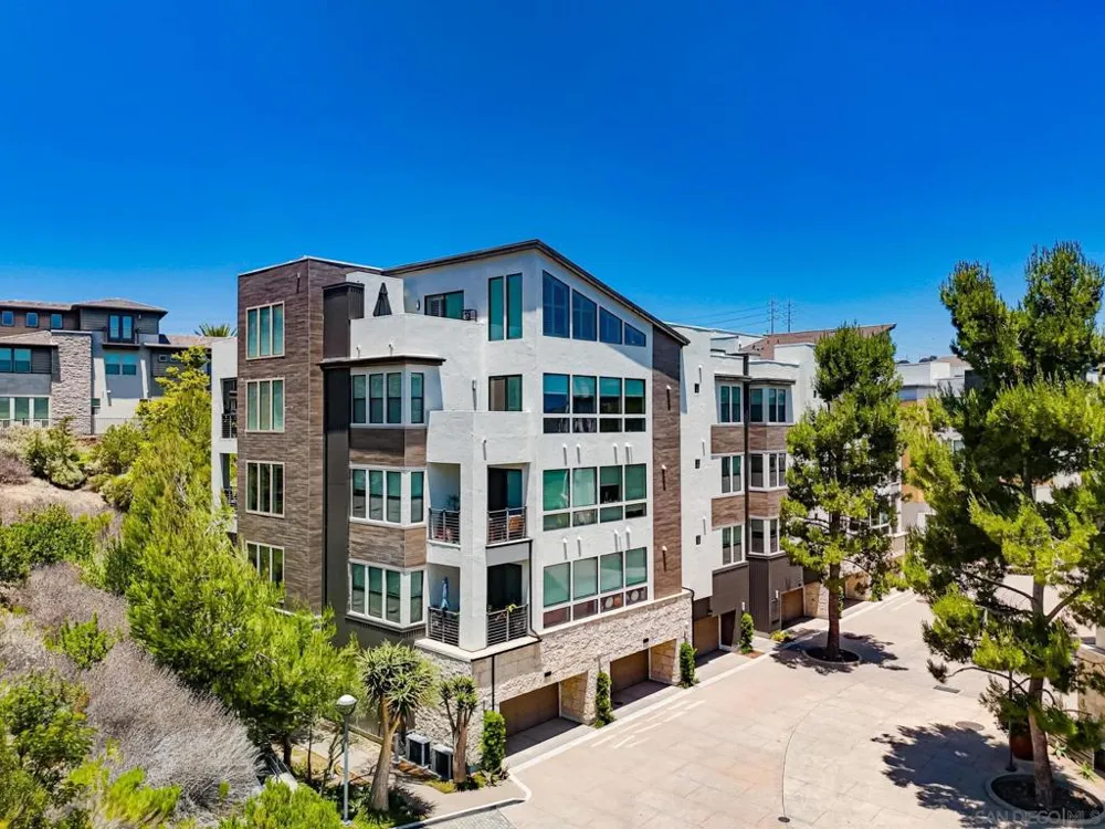 8442 Distinctive Dr. San Diego, CA 92108