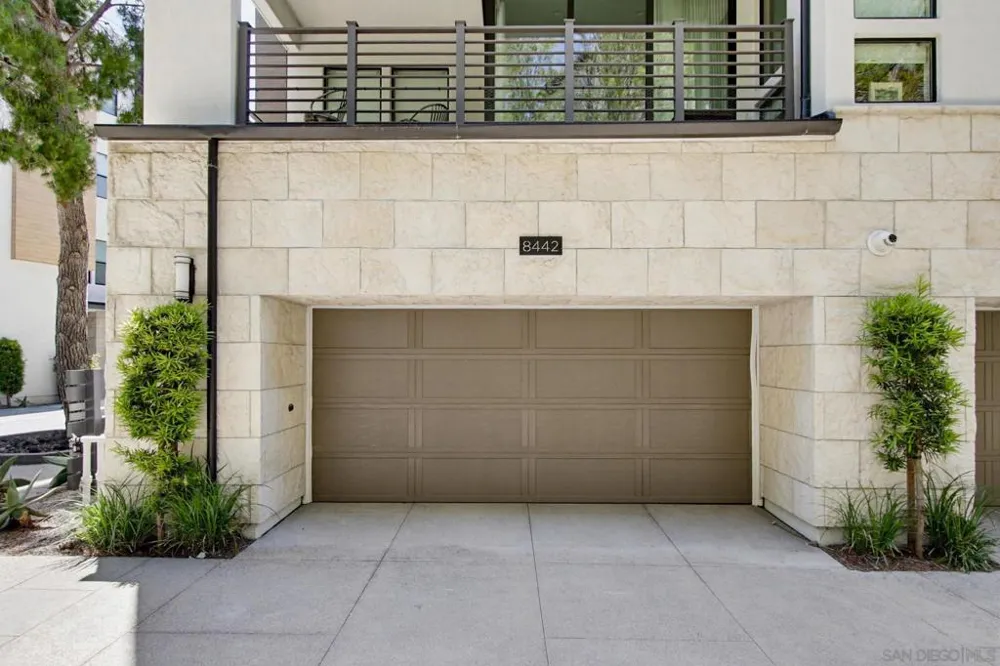 8442 Distinctive Dr. San Diego, CA 92108