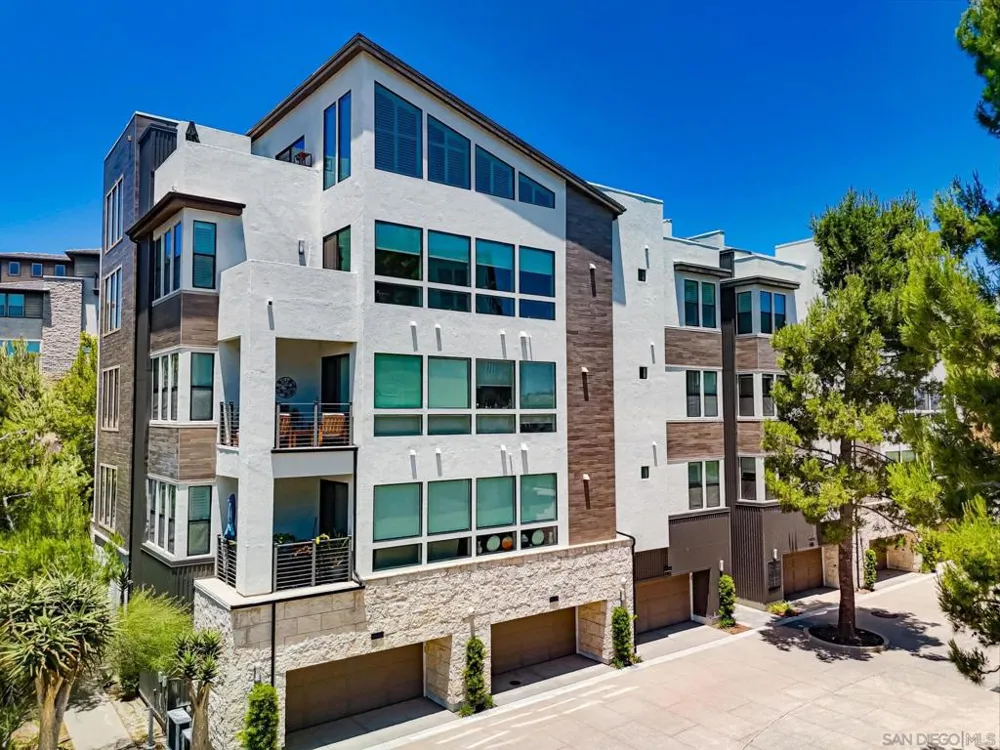 8442 Distinctive Dr. San Diego, CA 92108